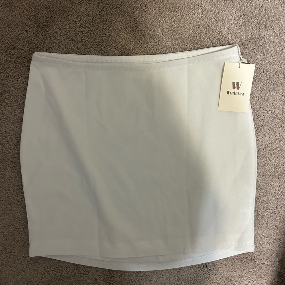 Amazon Cream Mini Pencil Skirt for Night Out